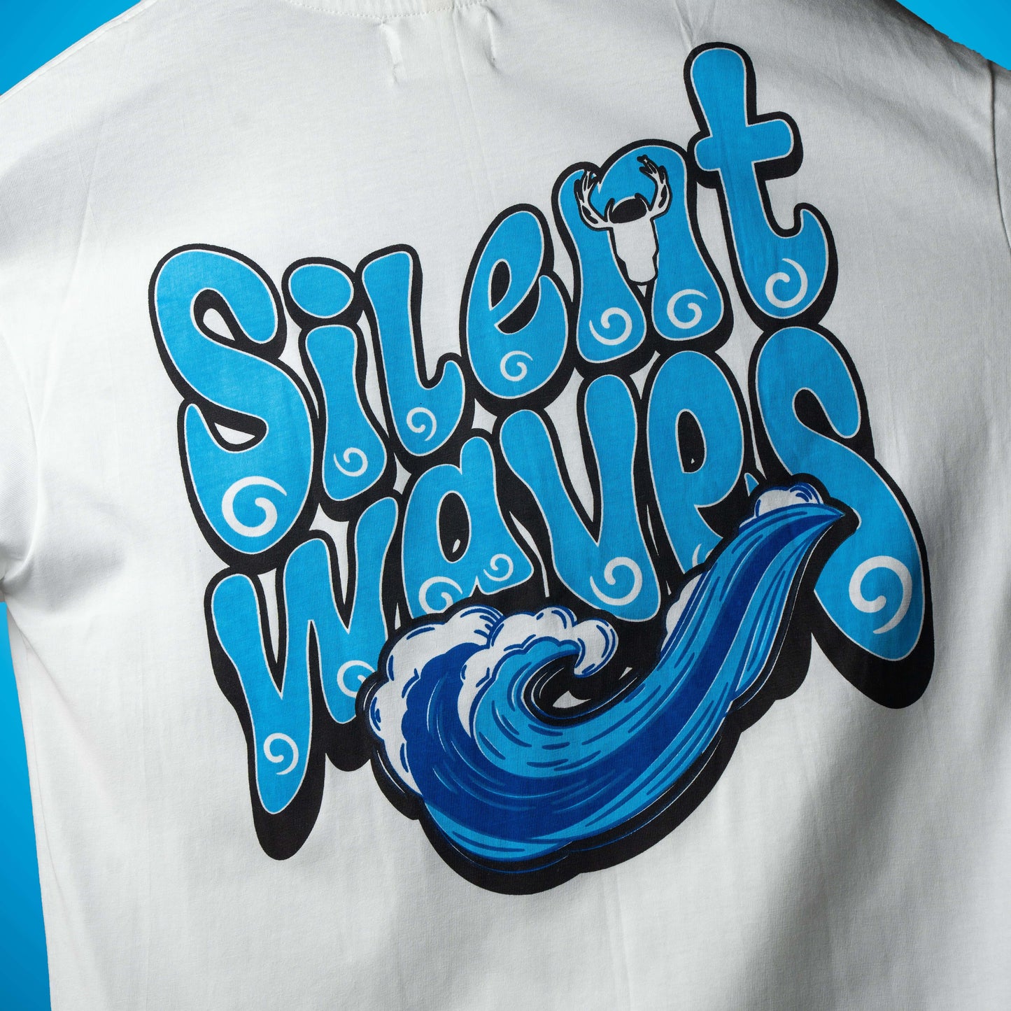 WHITE SILENT WAVES T-SHIRT